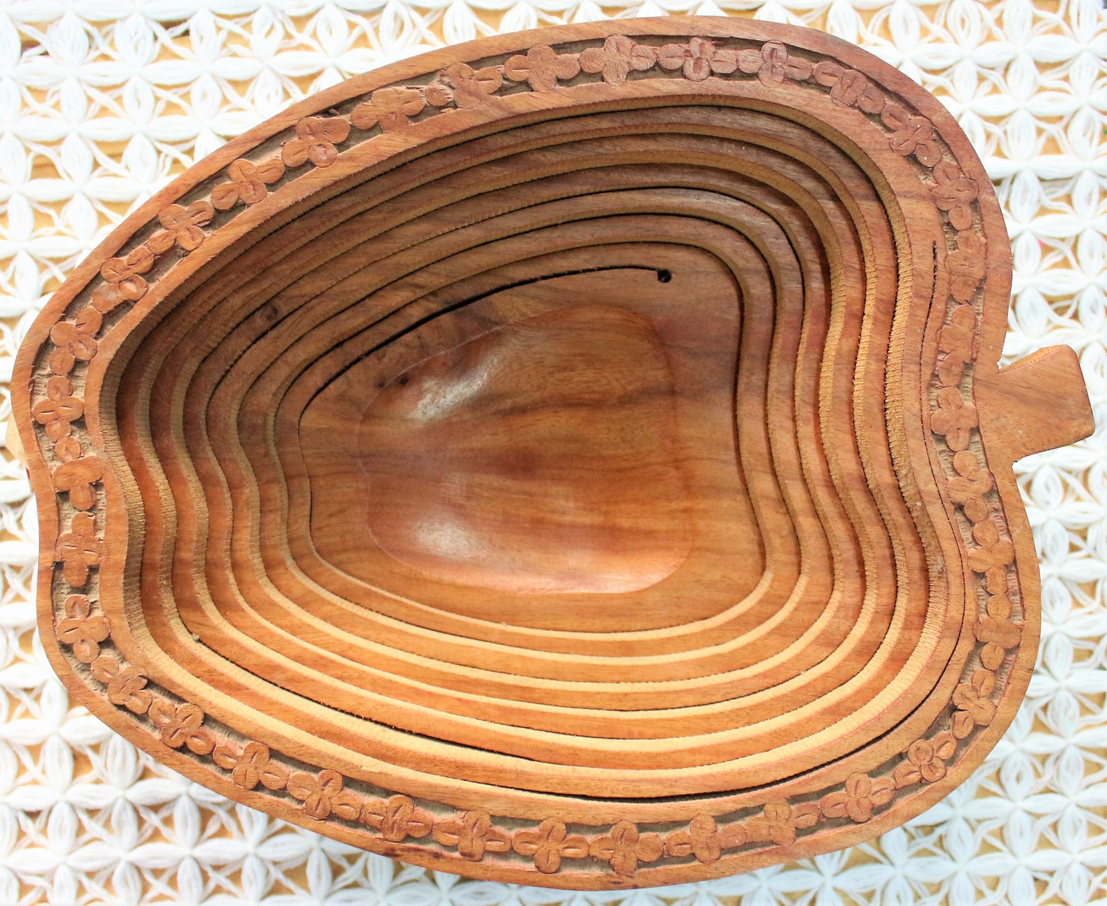 Apple-shaped, collapsible wooden basket